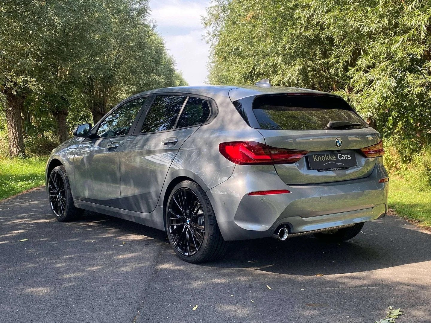BMW 1 Serie 118 Parkassist voor/achter+Camera,Navigatieautom, Gebruikt, Zwart, 136 pk, Bedrijf