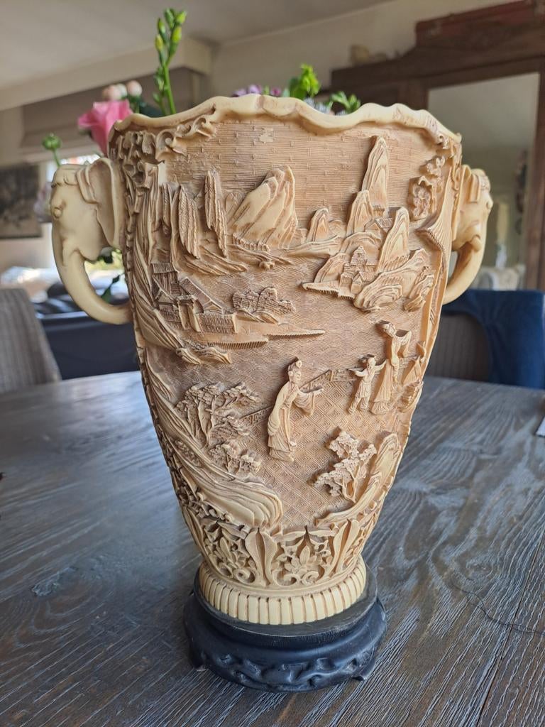Vase chinois vintage en résine italienne avec motif en relie, Enlèvement ou Envoi