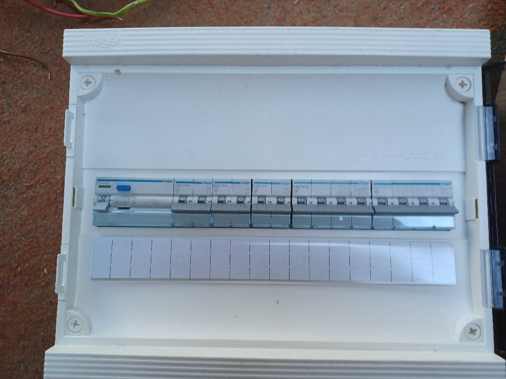 Zekeringen automaten in kastje plus extra, Doe-het-zelf en Bouw, Elektriciteit en Kabels, Ophalen, Gebruikt, Hager, Groepenkast