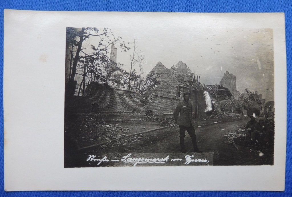 WO1 Fotokaart Verwoest Langemark, Ieper. Duitse Soldaat  (R), Verzamelen, Verzenden, Landmacht, Overige typen