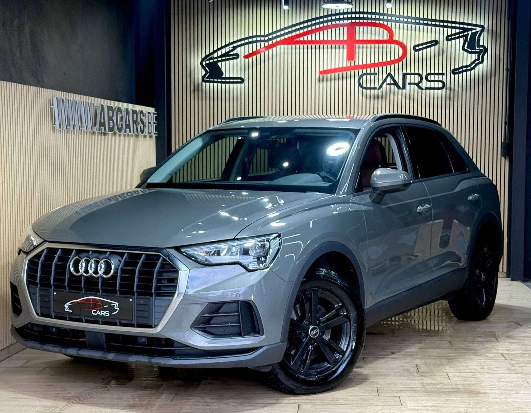 Audi Q3 35 TFSI * S PORT LINE * GARANTIE 12 MOIS * 1ER PROP, Auto's, Automaat, 4 cilinders, Leder, 5 zetels