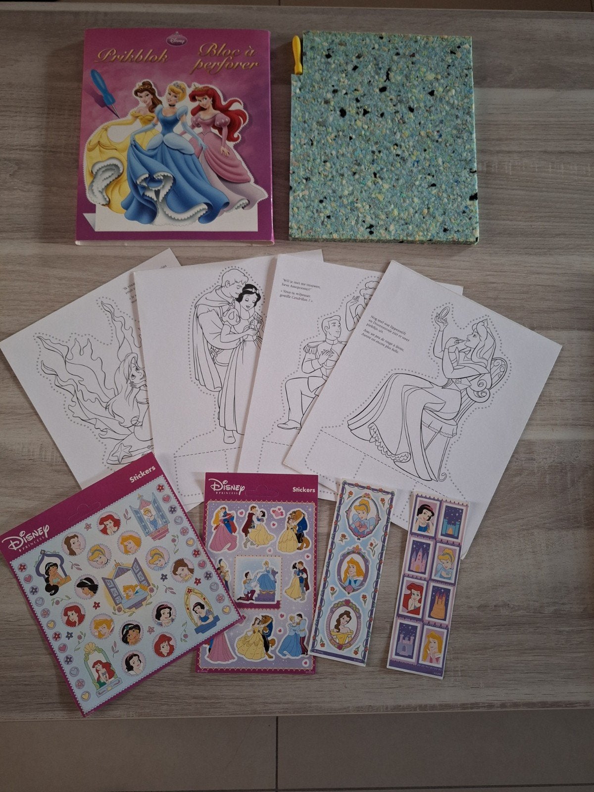 Prikblok Disney prinsessen + stickers, Ophalen, Nieuw, Knutselmateriaal