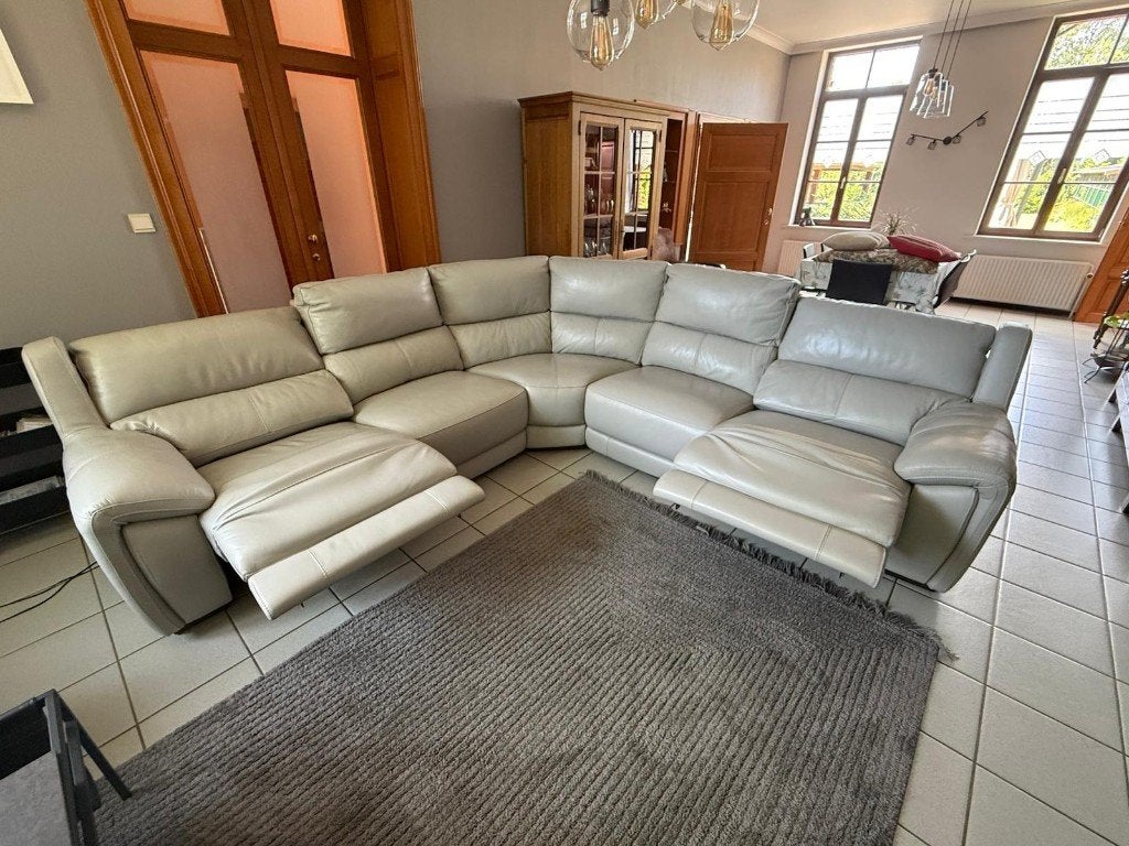 Salon d'angle en cuir avec 2 relax électriques, Quatre personnes ou plus, 125 à 150 cm, Comme neuf, Cuir