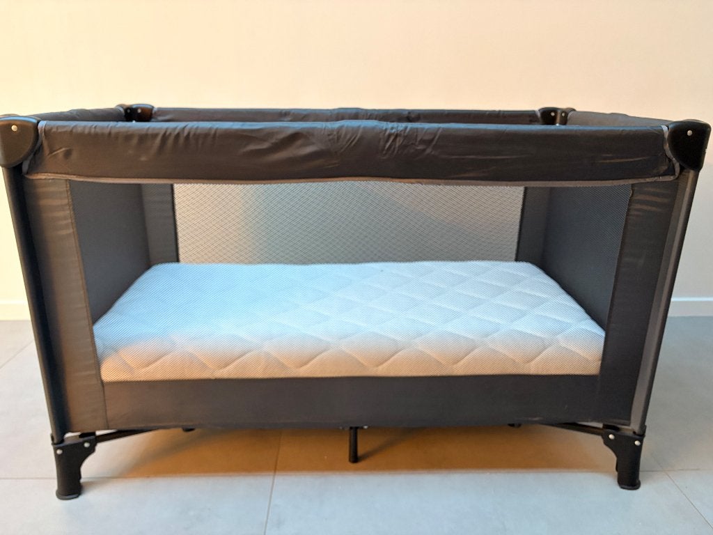 Reisbedje + extra matras in nieuwstaat, Ophalen, Zo goed als nieuw, Reisbedje