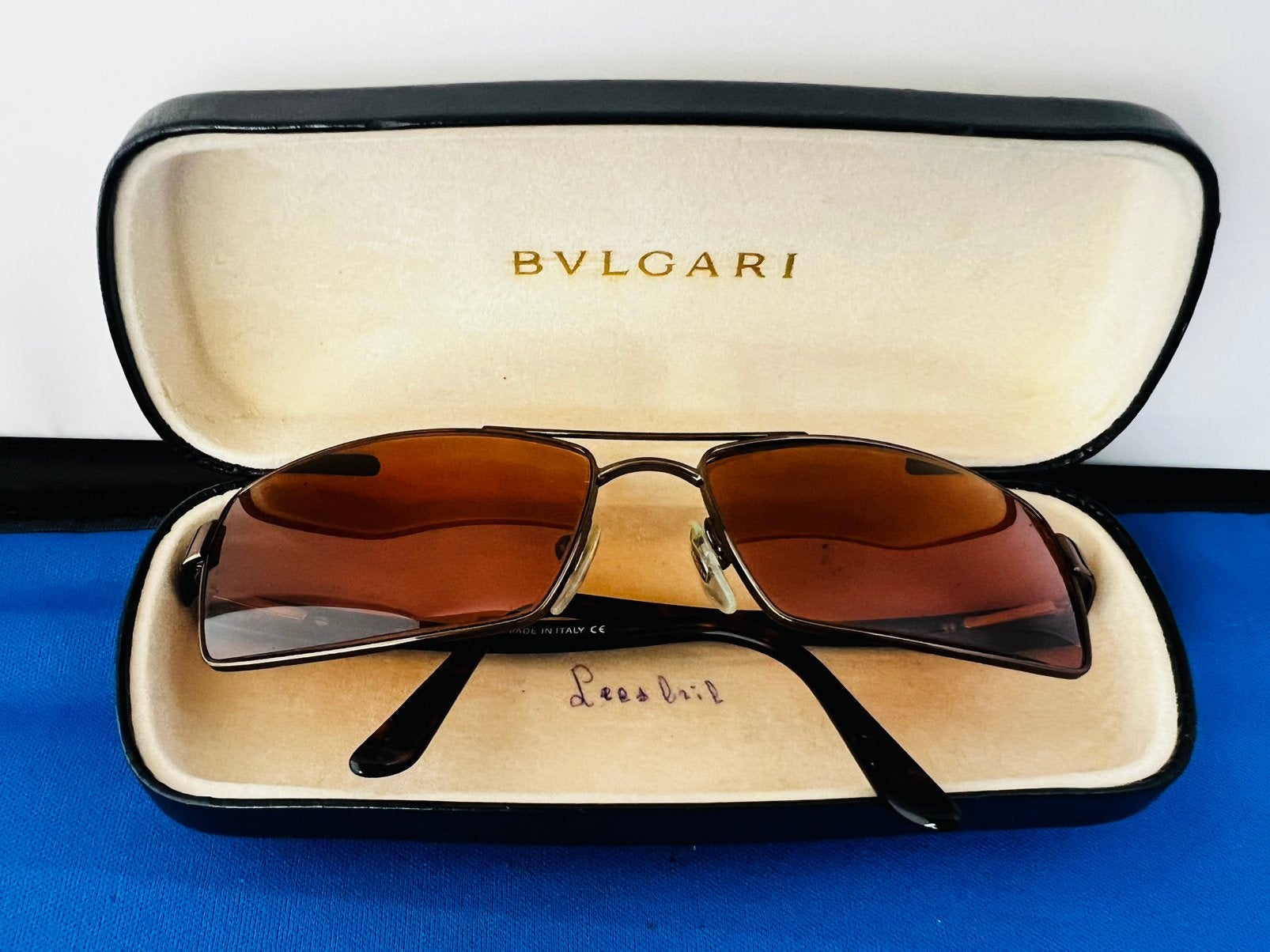 Lunettes de soleil Bvlgari avec verres bruns et étui, Enlèvement ou Envoi, Comme neuf, Lunettes