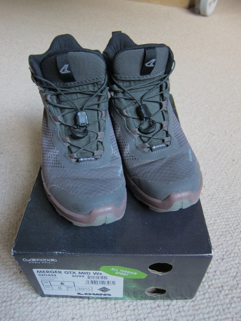 Wandelschoenen voor dames, LOWA, schoenmaat 39,5, Ophalen of Verzenden, Zo goed als nieuw, Schoenen