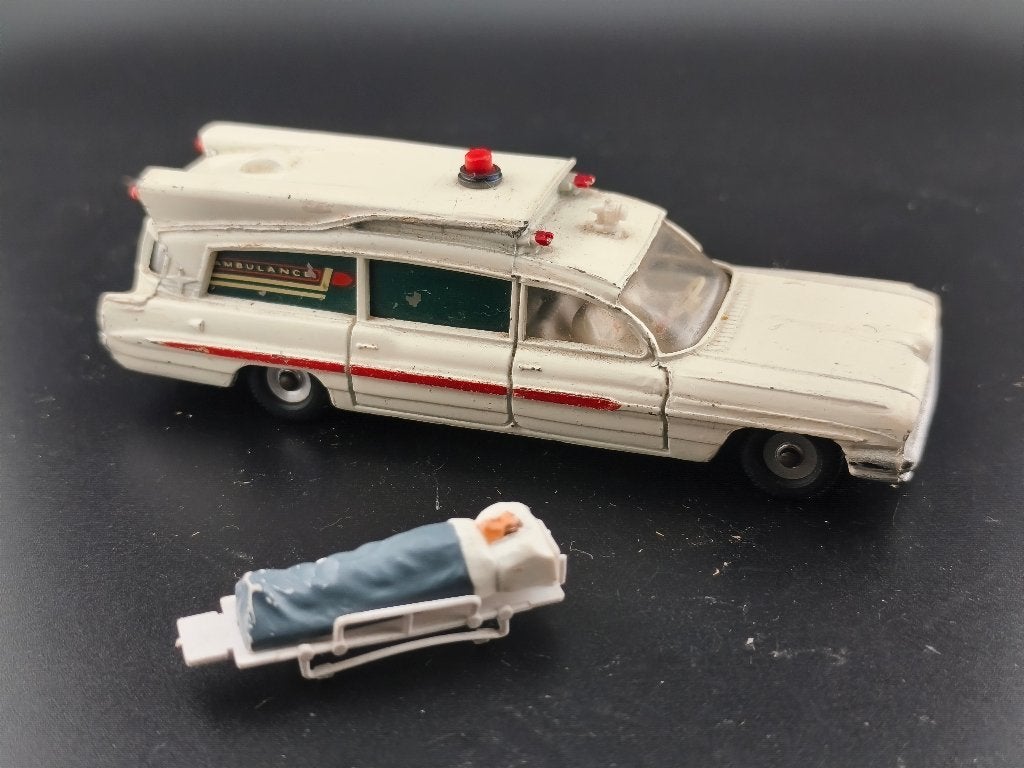 DINKY TOYS UK CADILLAC CRITERIUM AMBULANCE REF 263, Ophalen of Verzenden, Gebruikt, Auto, Dinky Toys