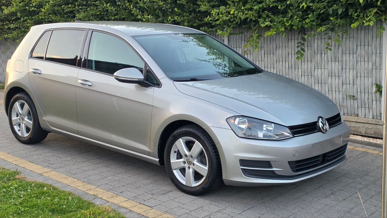VW Golf 7 1.6TDI Bleumotion 07/2014, Auto's, Voorwielaandrijving, Euro 5, Stof, Zwart