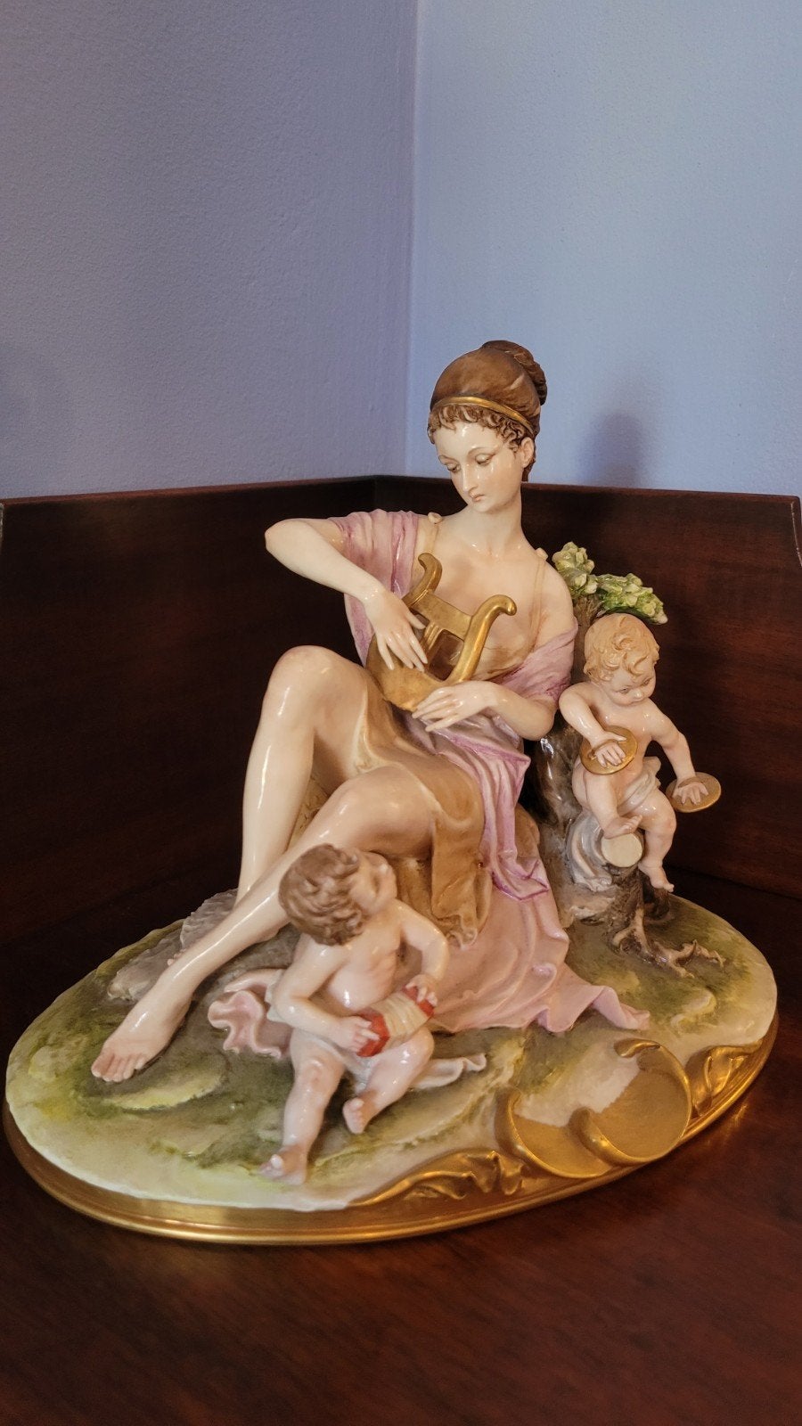 Een Capodimonte porseleinen beeldje  Capodimonte, voorstelle, Antiek en Kunst, Ophalen