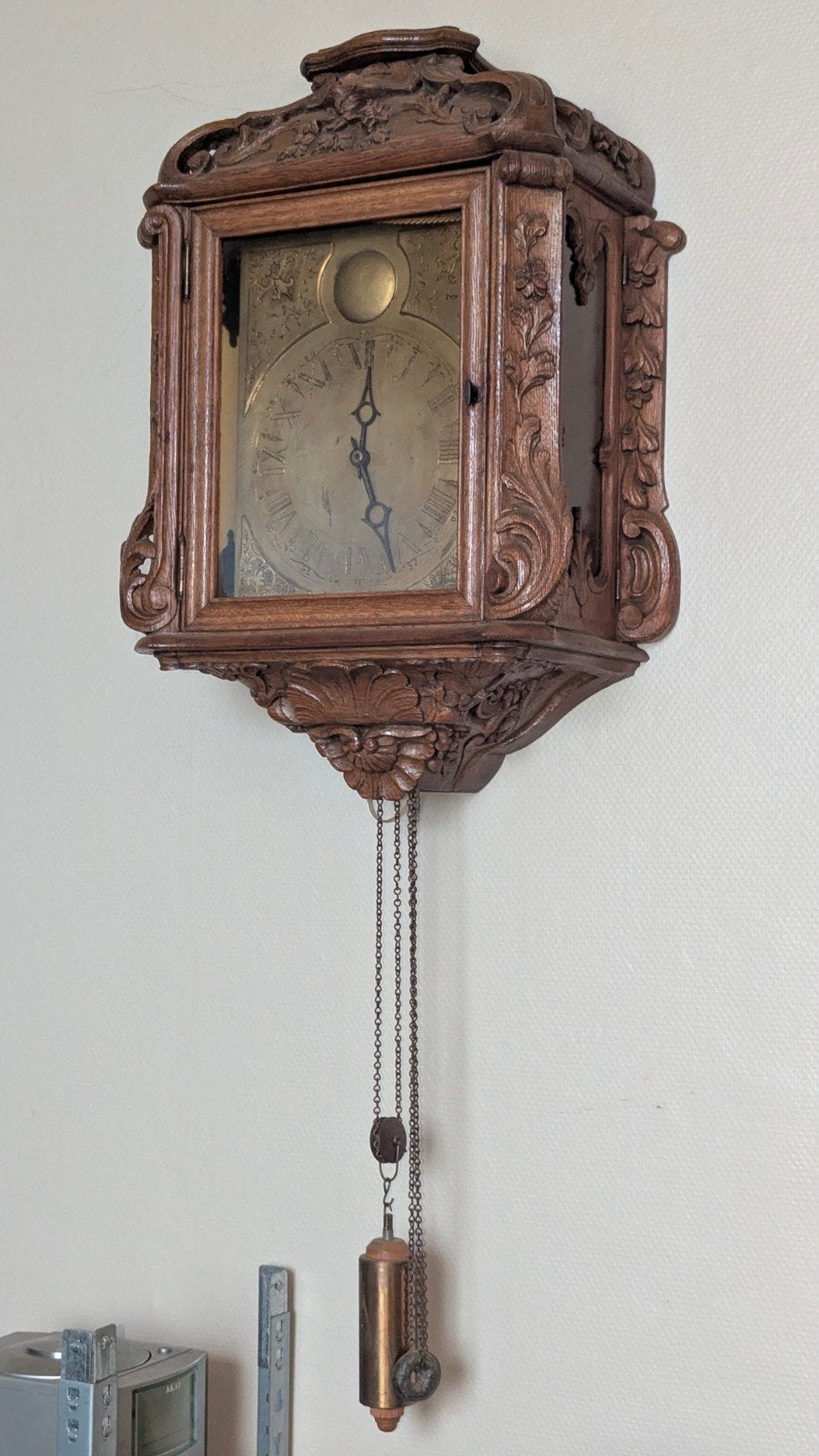 Pendule / Horloge en chêne sculpté, Antiquités & Art, Antiquités | Horloges, Enlèvement