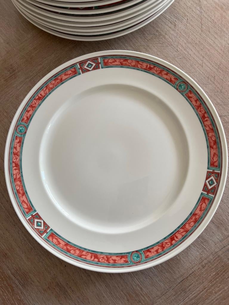 assiettes, Assiettes(s), Comme neuf, Enlèvement, Autres styles