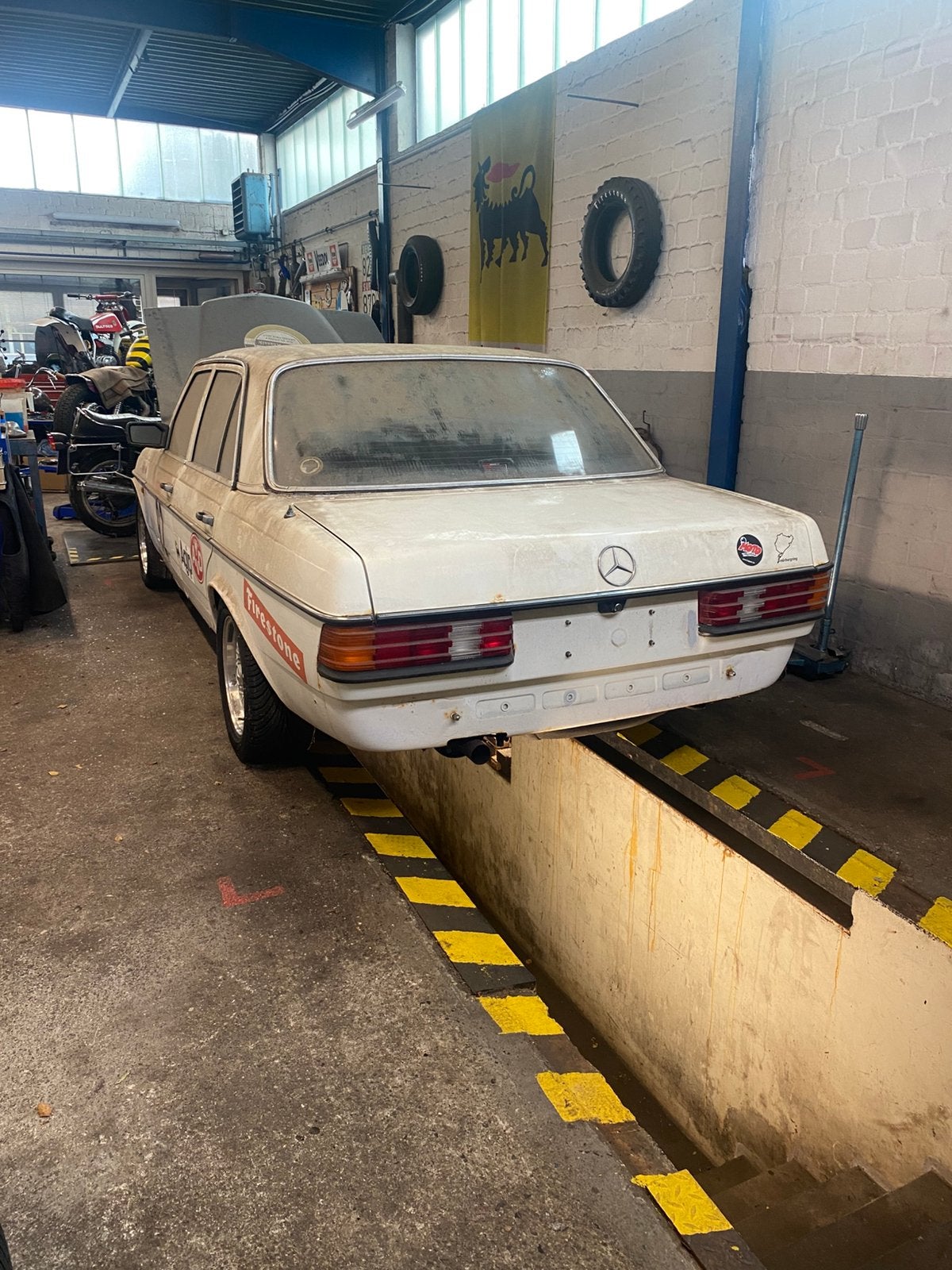 Mercedes W123 230E oldschool, foto 2