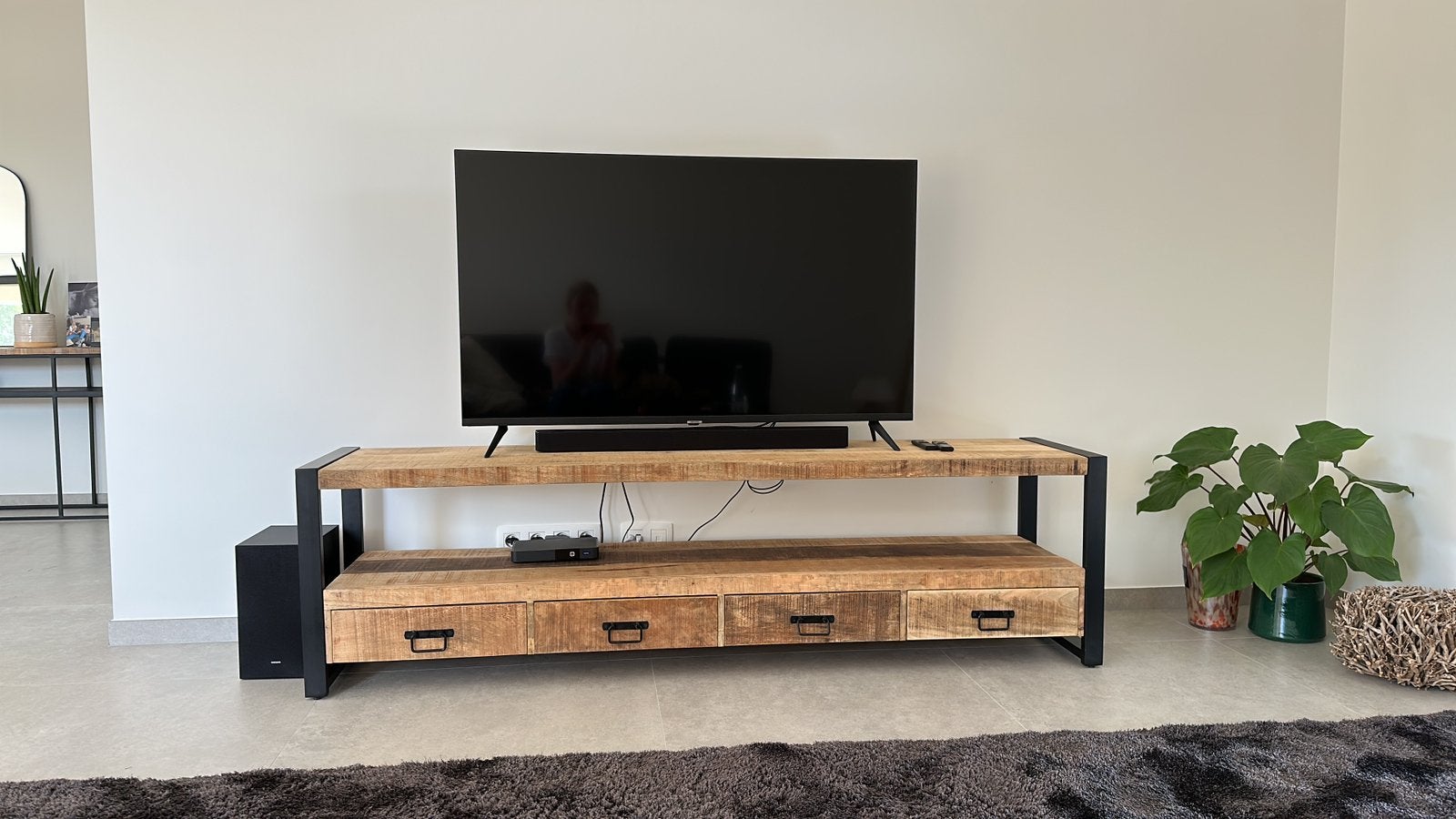TV kast, Ophalen, 150 tot 200 cm, Zo goed als nieuw, Minder dan 100 cm