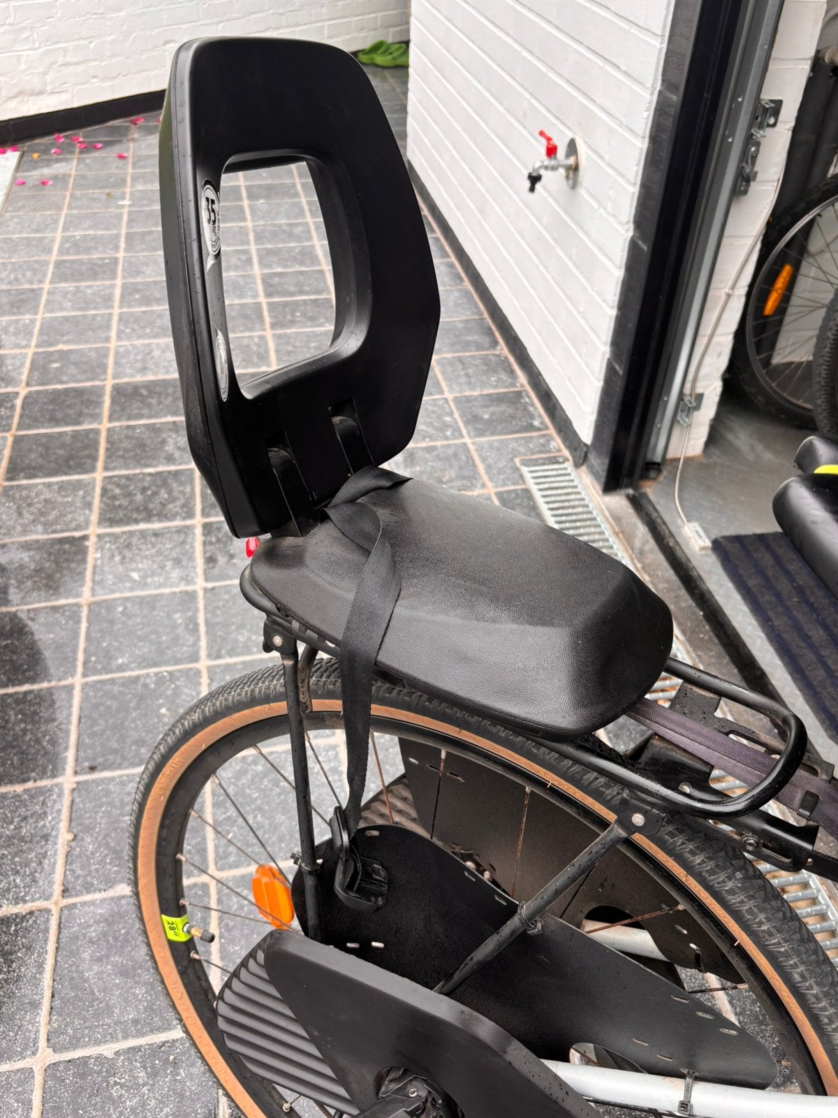 Siege velo pour enfant de 6 a 10 ans, Vélos & Vélomoteurs, Enlèvement, Comme neuf, Repose-pieds