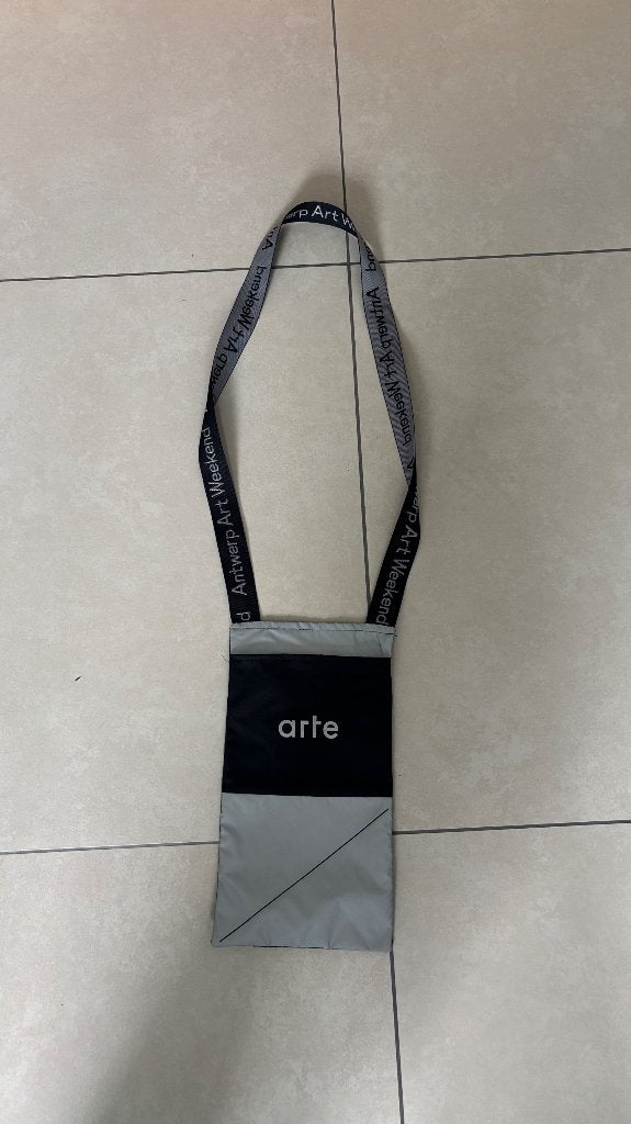 arte schoudertas, Handtassen en Accessoires, Ophalen of Verzenden, Zo goed als nieuw, Zwart, Overige merken