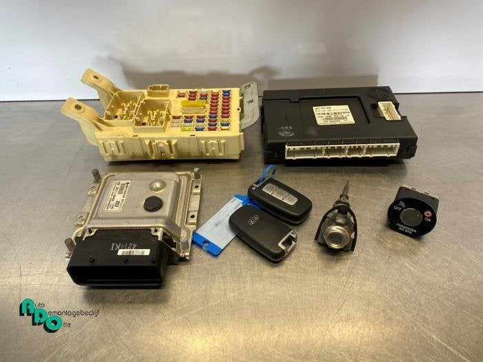 Serrure de contact + ordinateur d'un Kia Rio (Rio 12-), Kia, -, 3 mois de garantie, Utilisé