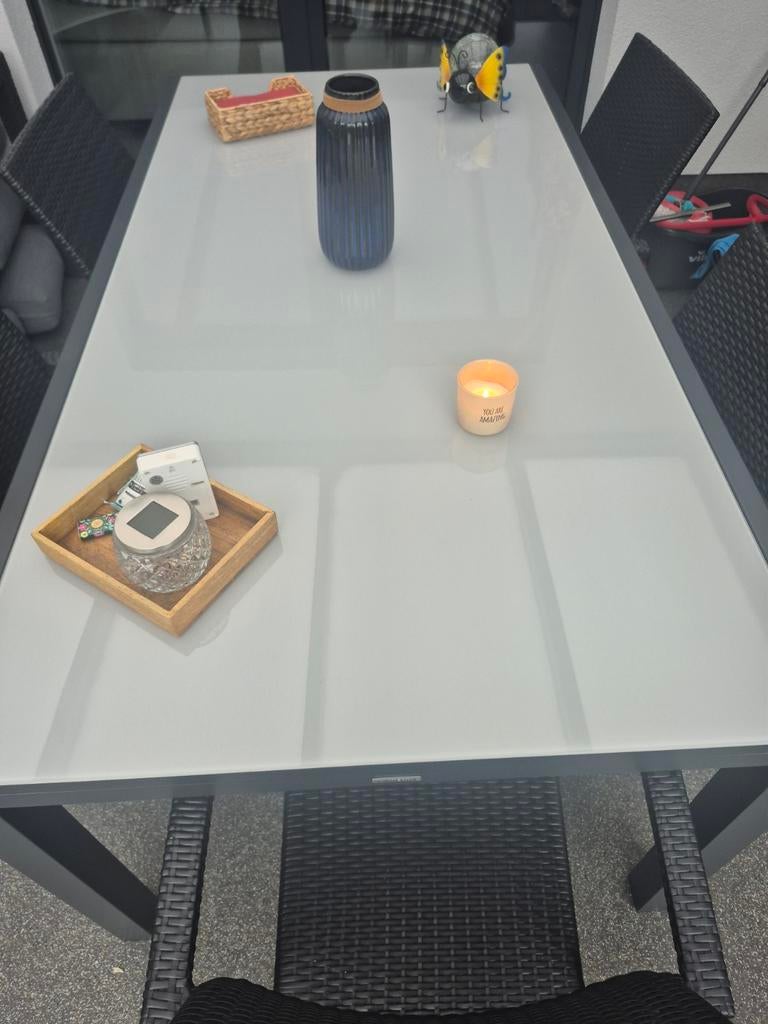 Terras tafel, Ophalen