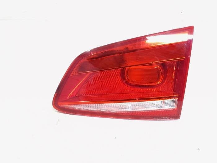 Feu arrière droit d'un Volkswagen Passat, Autos : Pièces & Accessoires, Volkswagen, -, 3 mois de garantie, Utilisé