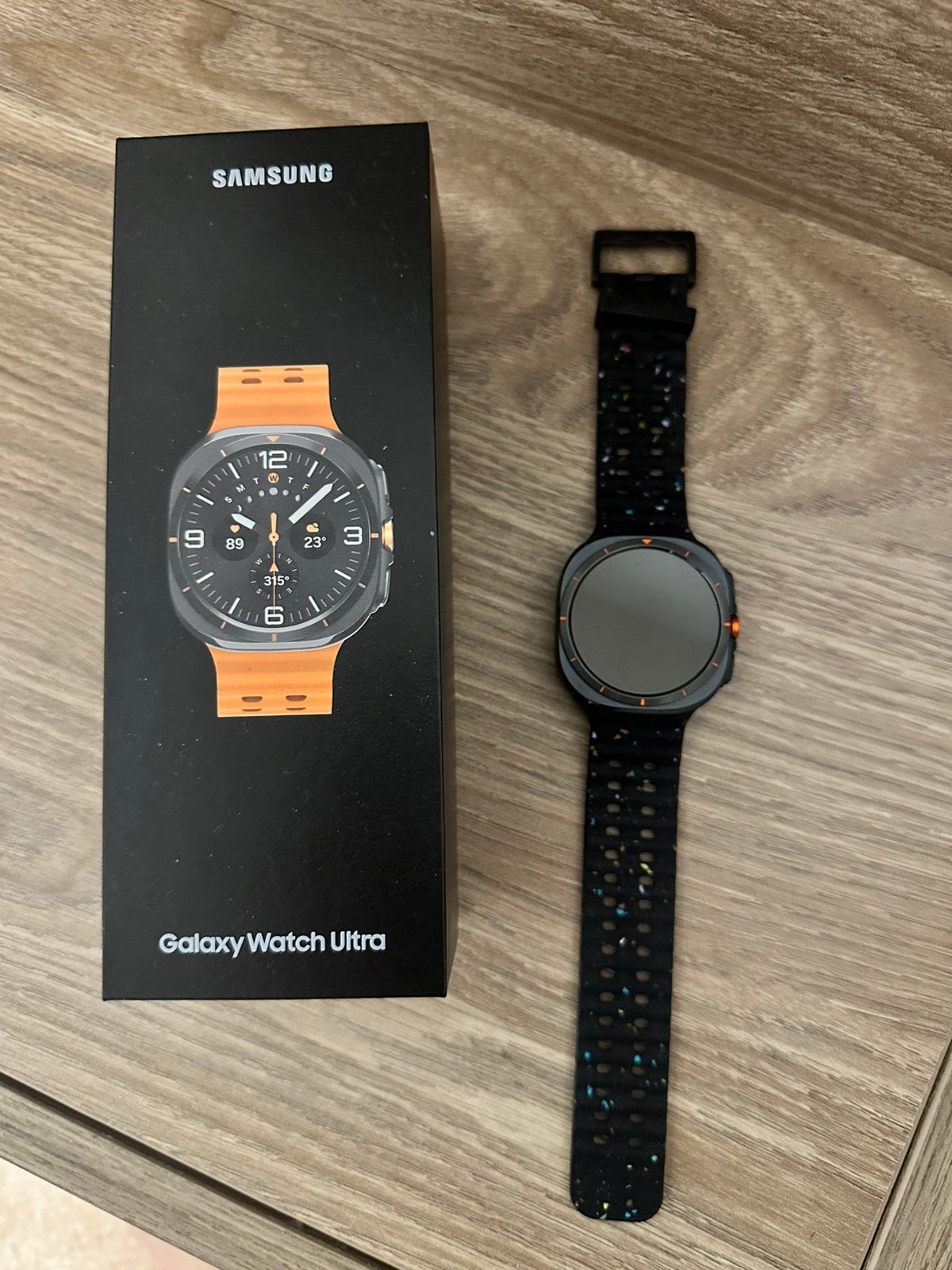 Samsung Galaxy Watch Ultra (2025), Handtassen en Accessoires, Smartwatches, Ophalen, Zo goed als nieuw