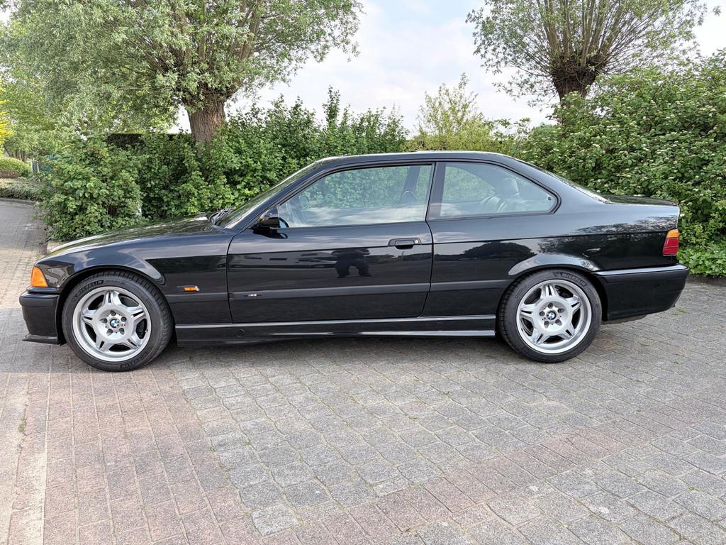 BMW M3 3,2 Evo - Handgeschakeld - OLDTIMER !, Auto's, Achterwielaandrijving, Zwart, Zwart, Bedrijf