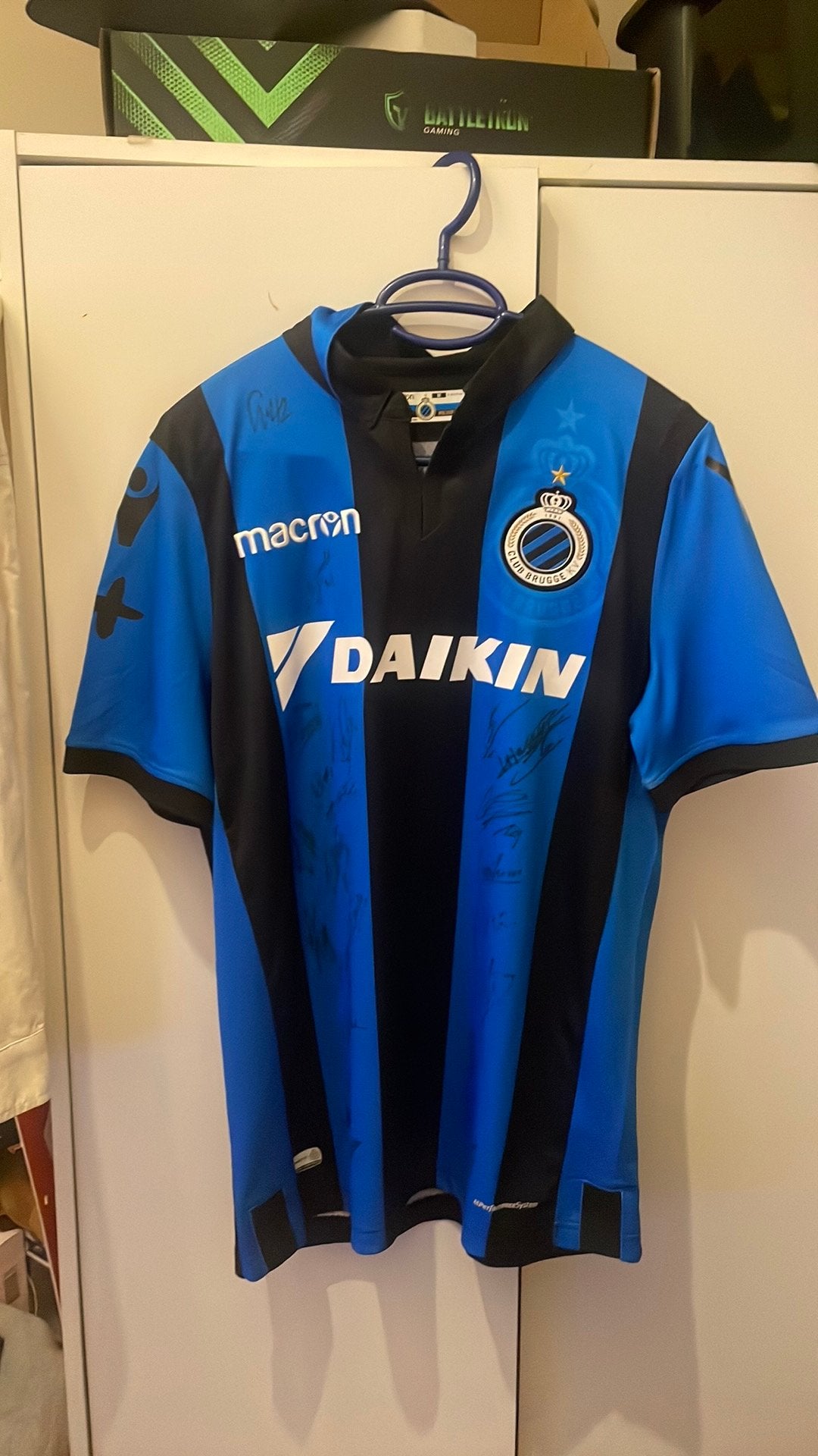 Gesigneerd Club brugge truitje seizoen 2017-2018, Enlèvement, Comme neuf