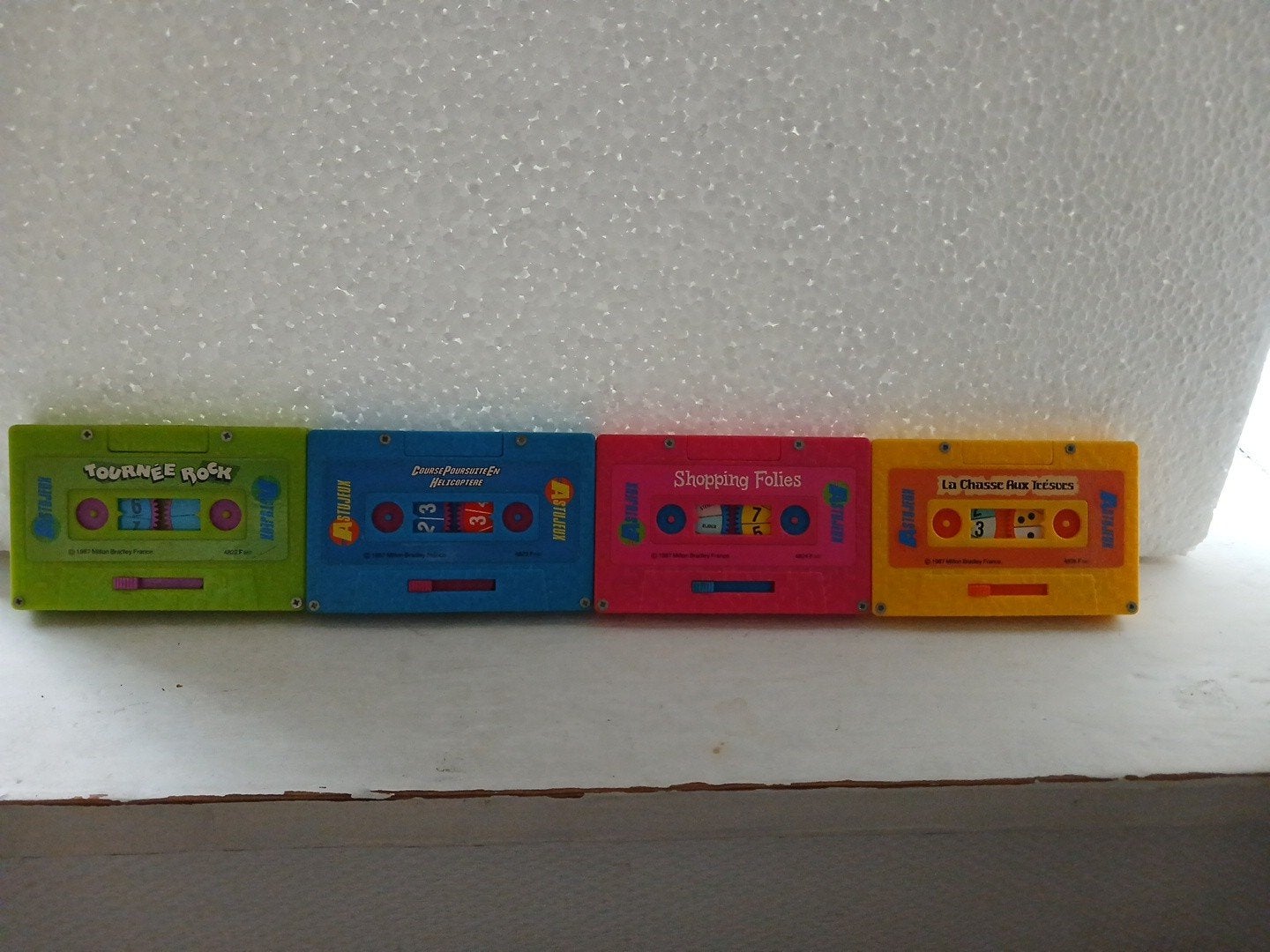 4 petit jeux Astujeux, Hobby & Loisirs créatifs, 1 ou 2 joueurs, Enlèvement ou Envoi, Utilisé, Milton Bradley France