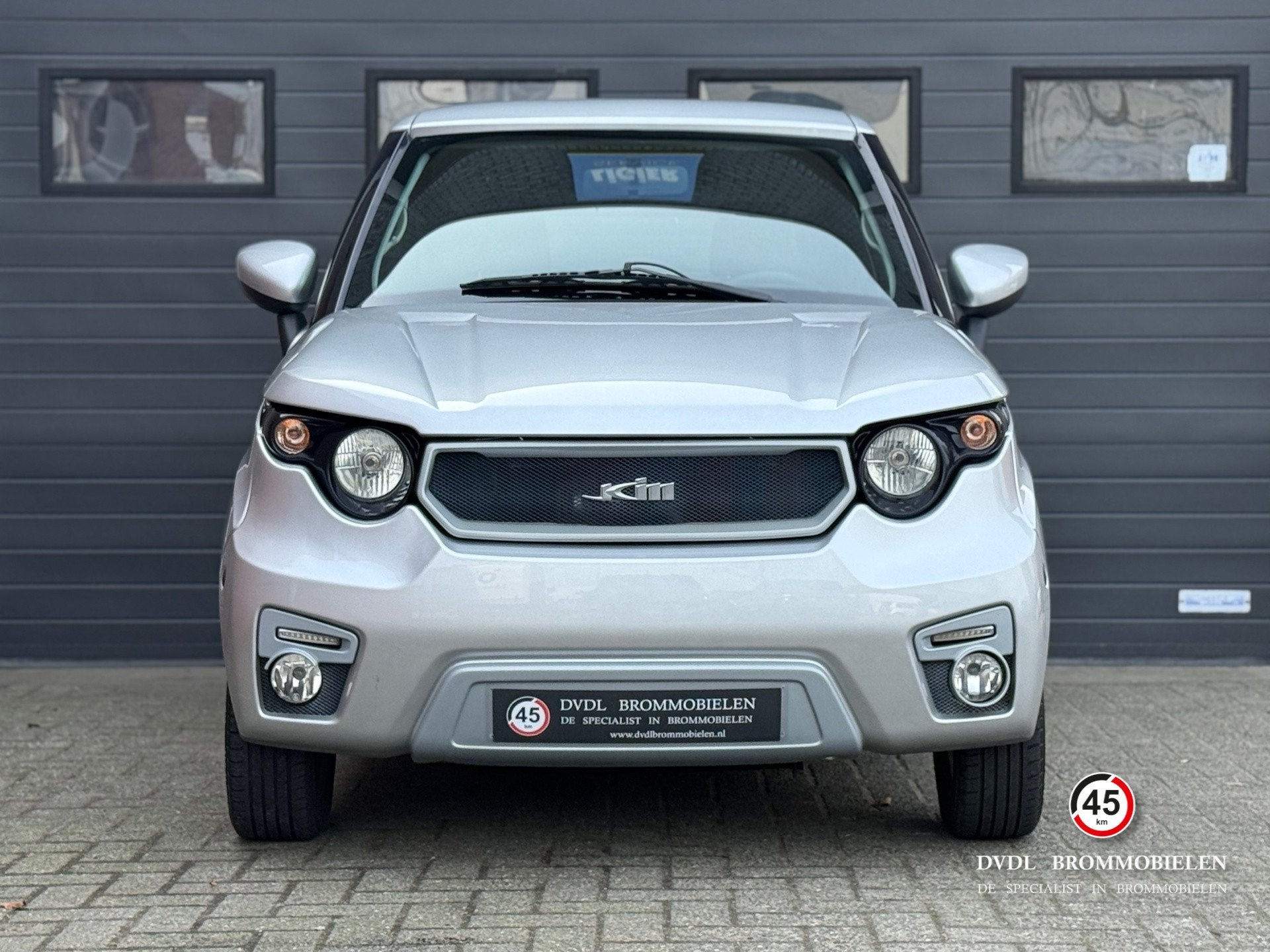 JDM Xheos Brommobiel Range Rover 45km 2014 1e eig NIEUWSTAAT, DVDL Brommobielen, Staarten 32
5281PL  Boxtel, NL, Utilisé, Info@dvdlbrommobielen.nl