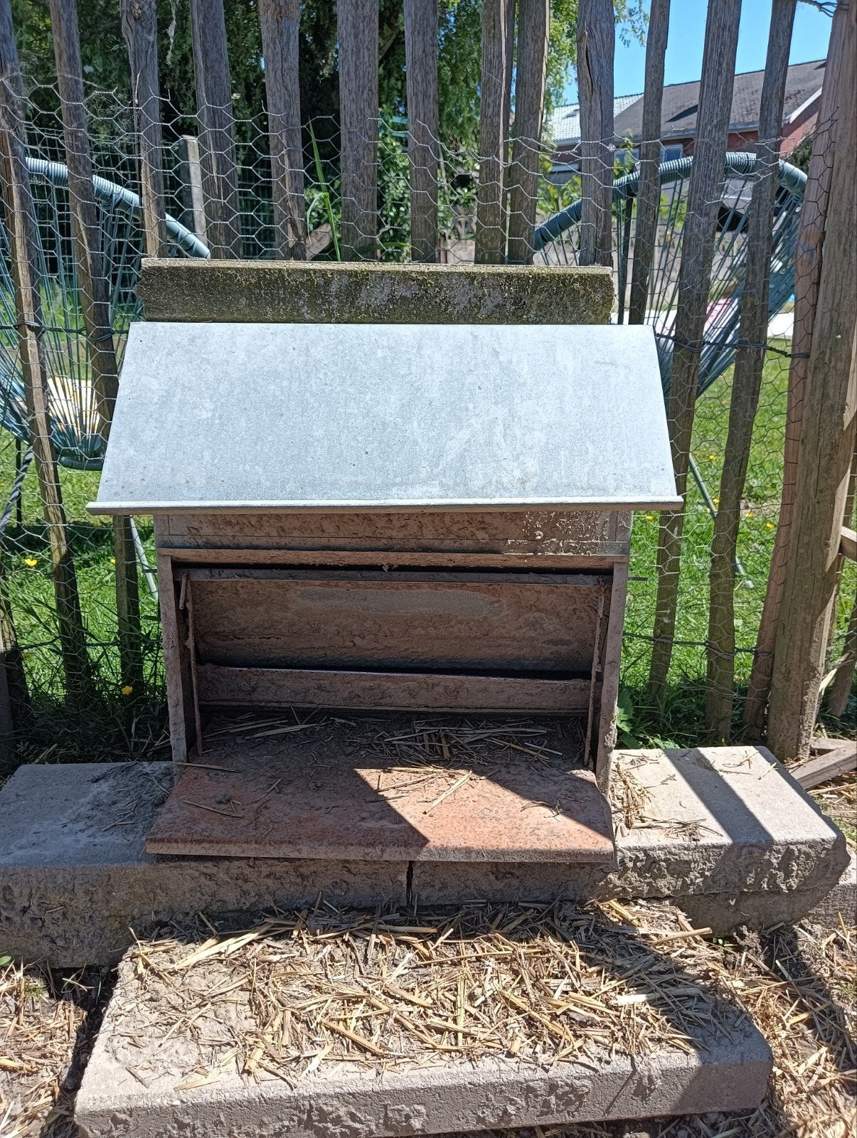 Trapbak voor Kippen, Ophalen