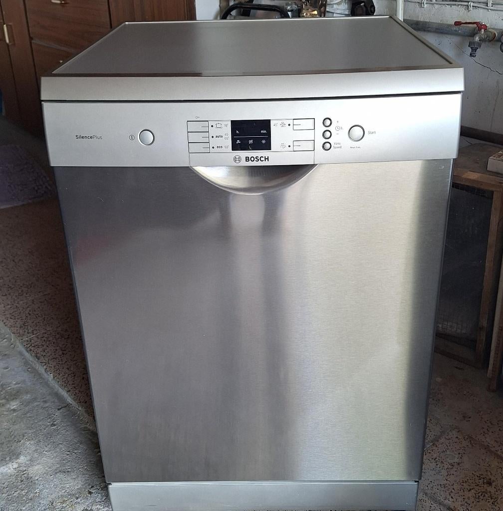 Vaatwasser Bosch en droogkast Whirlpool 250e samen, Elektronische apparatuur, Ophalen, Zo goed als nieuw