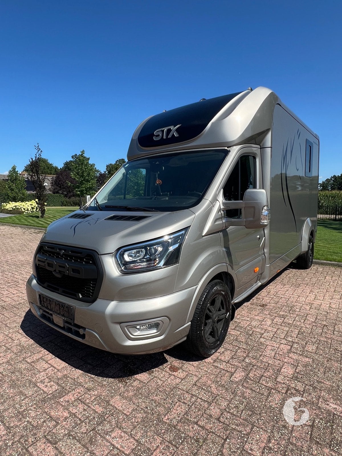 Uniek! Luxe STX Ford paardencamionette uit 2022!, Dieren en Toebehoren, Paarden en Pony's | Trailers en Aanhangwagens, Ophalen