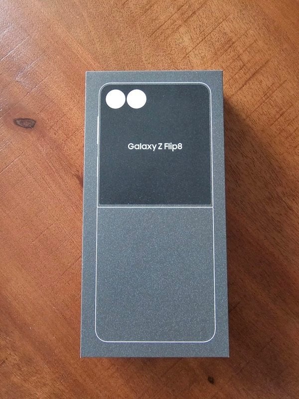 Nieuwe samsung Galaxy Z Flip 8 5G 256 GB Graphite geseald, Ophalen, Nieuw, Samsung