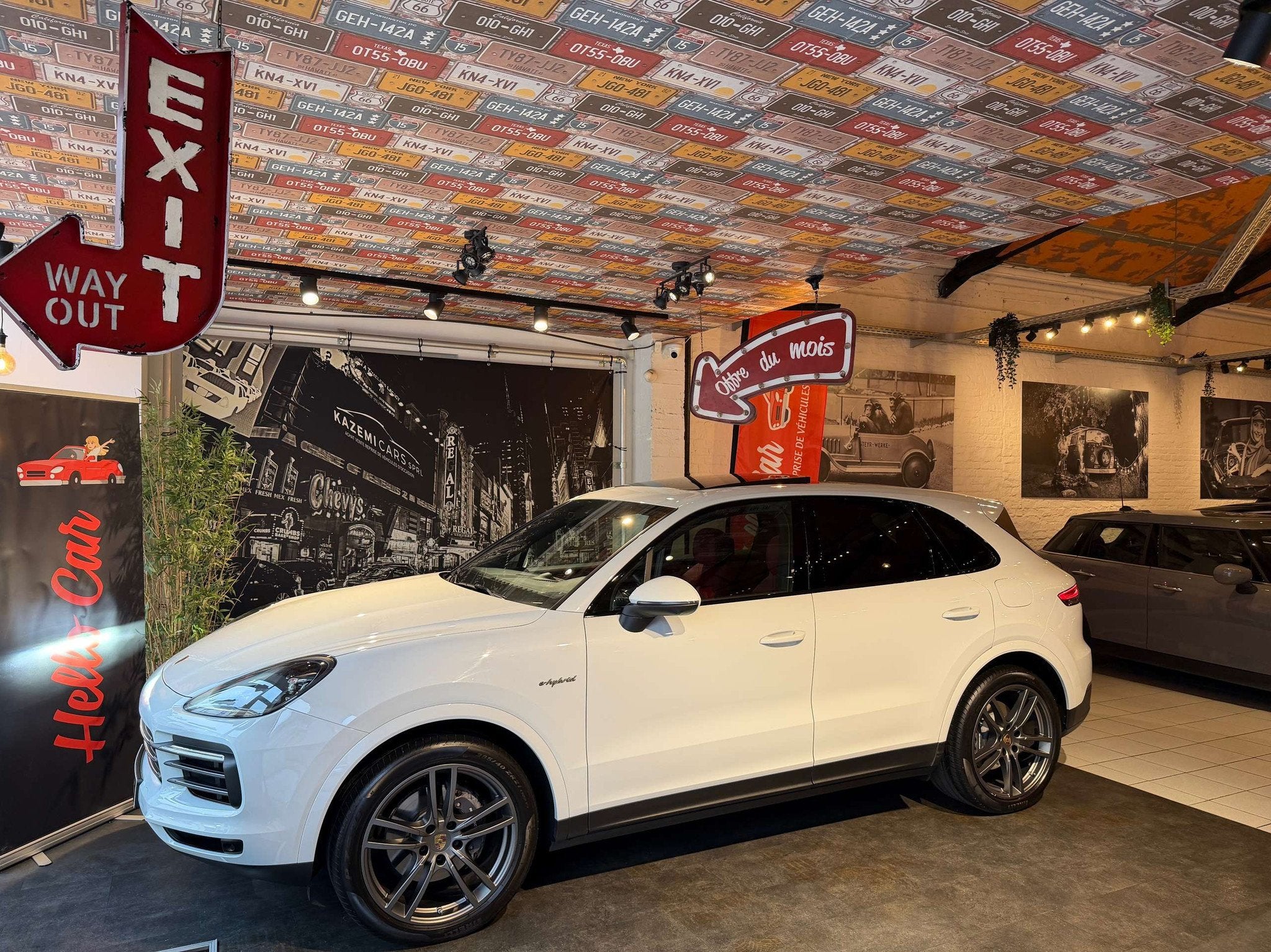 Porsche Cayenne Cayenne 3.0i V6 PHEV Platinum * TVA * PANO *, Auto's, Porsche, Automaat, Cayenne, Gebruikt, Automatische klimaatregeling