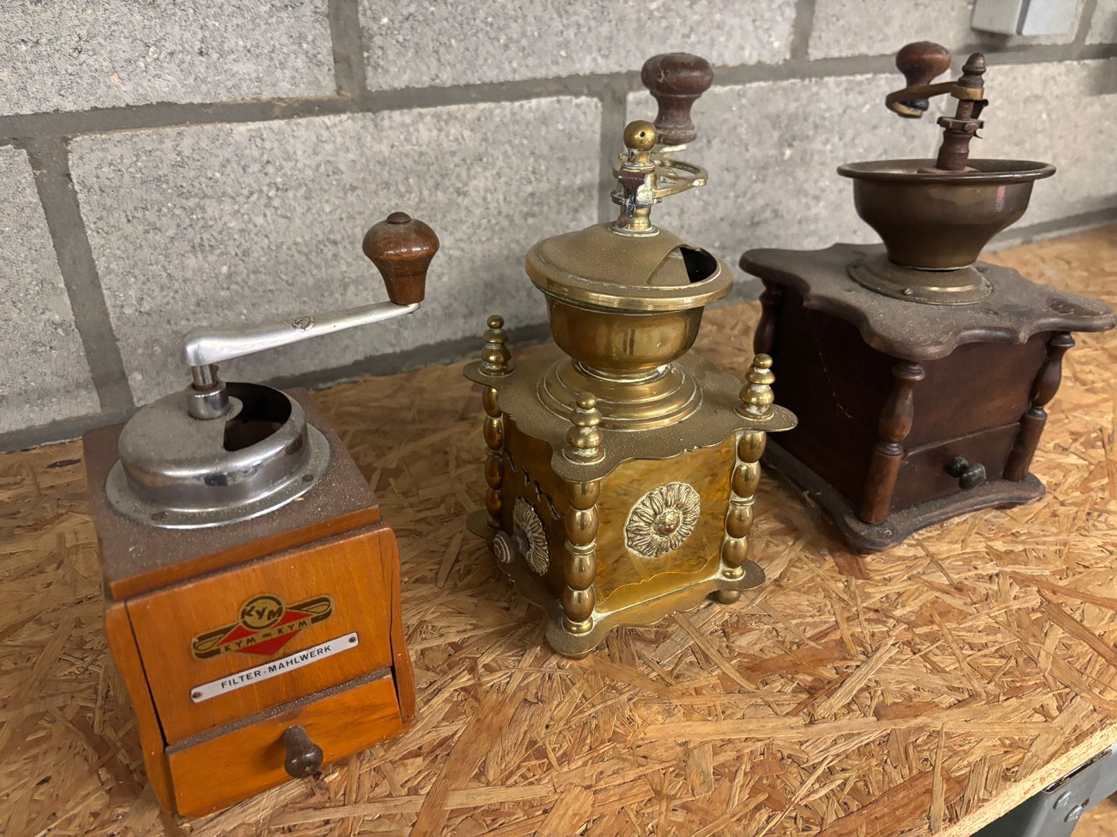 Koffie-maler, Ophalen