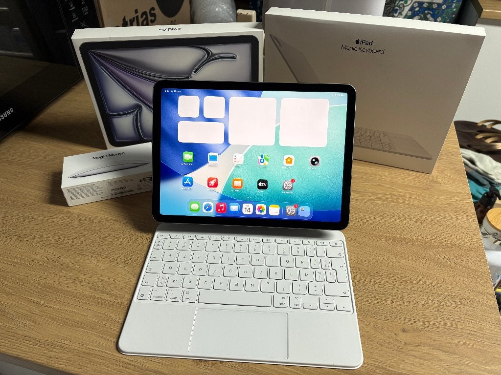 iPad Air 11-inch (M3) WiFi 128GB + iPad magic keyboard, Enlèvement ou Envoi, Apple iPad, 11 pouces, Comme neuf
