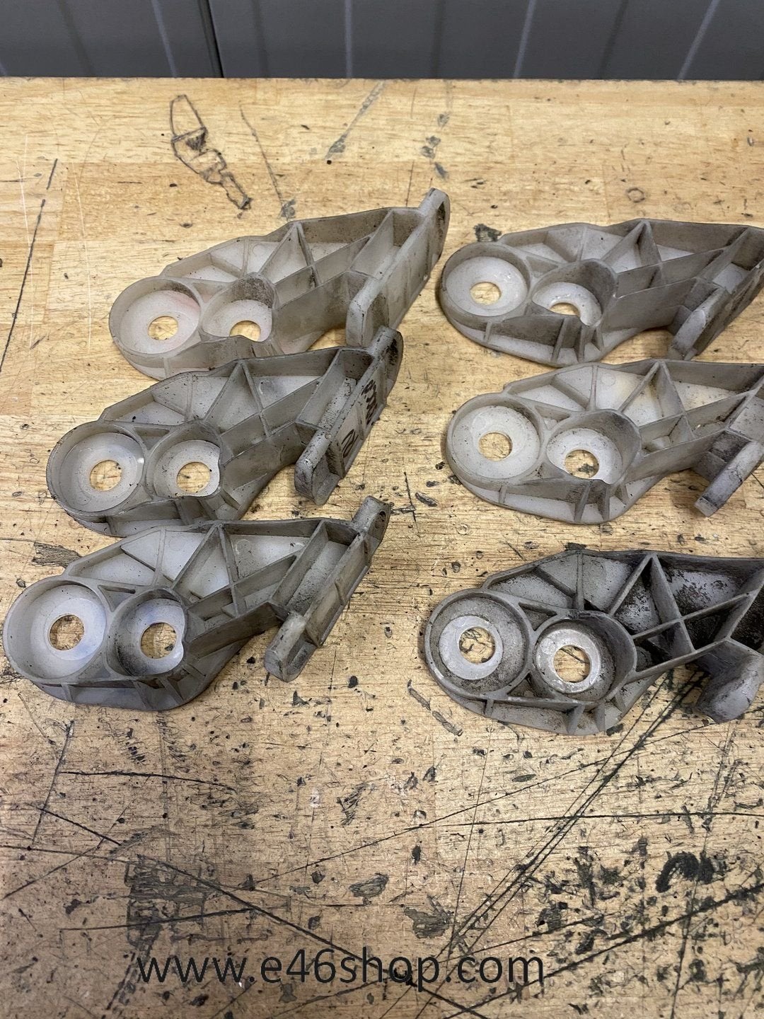 BUMPER MONTAGE BEUGEL RECHTSVOOR BMW E46 OE 51118195296, -, Utilisé, -, Enlèvement ou Envoi