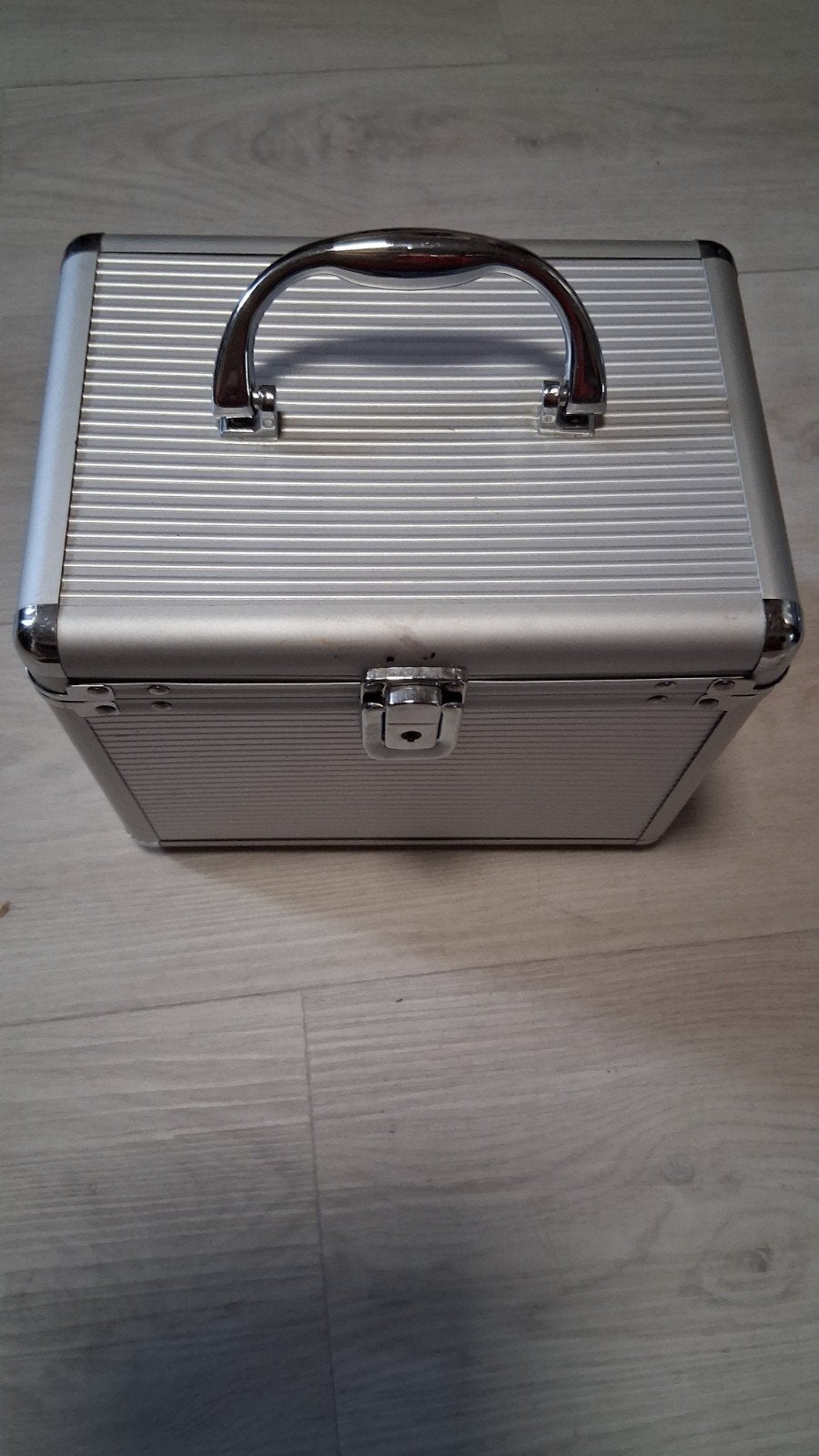 2 valiese en aluminium., Enlèvement