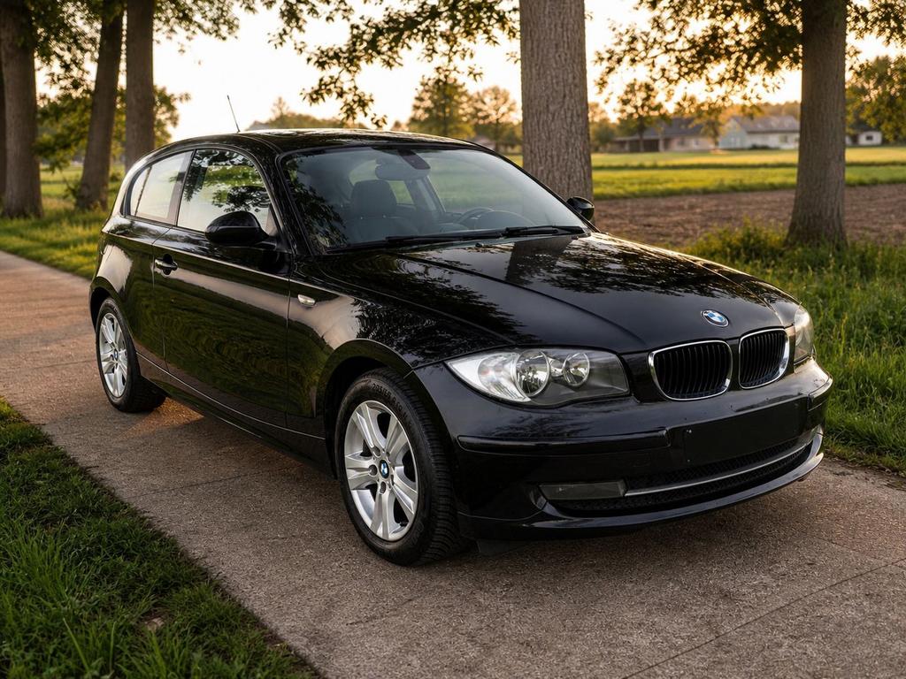 BMW 116i AUTOMAAT Blanco Gekeurd Voor Verkoop, Auto's, Automaat, Euro 5, Zwart, Zwart