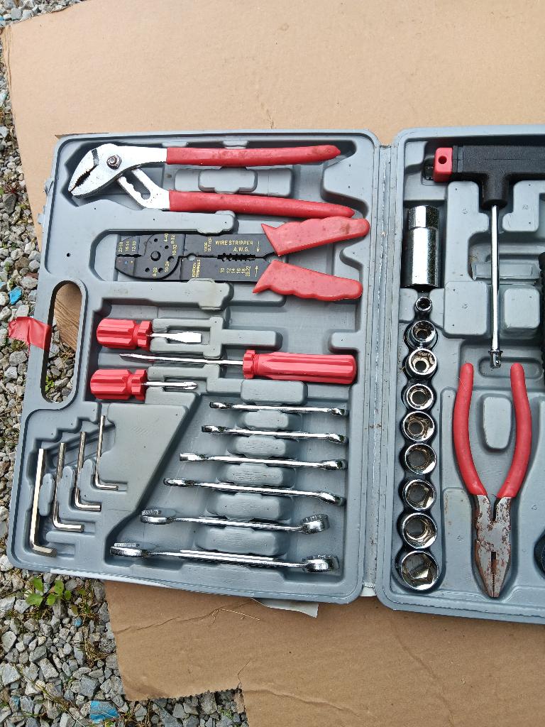 2 coffrets outillage neuf, Enlèvement, Neuf