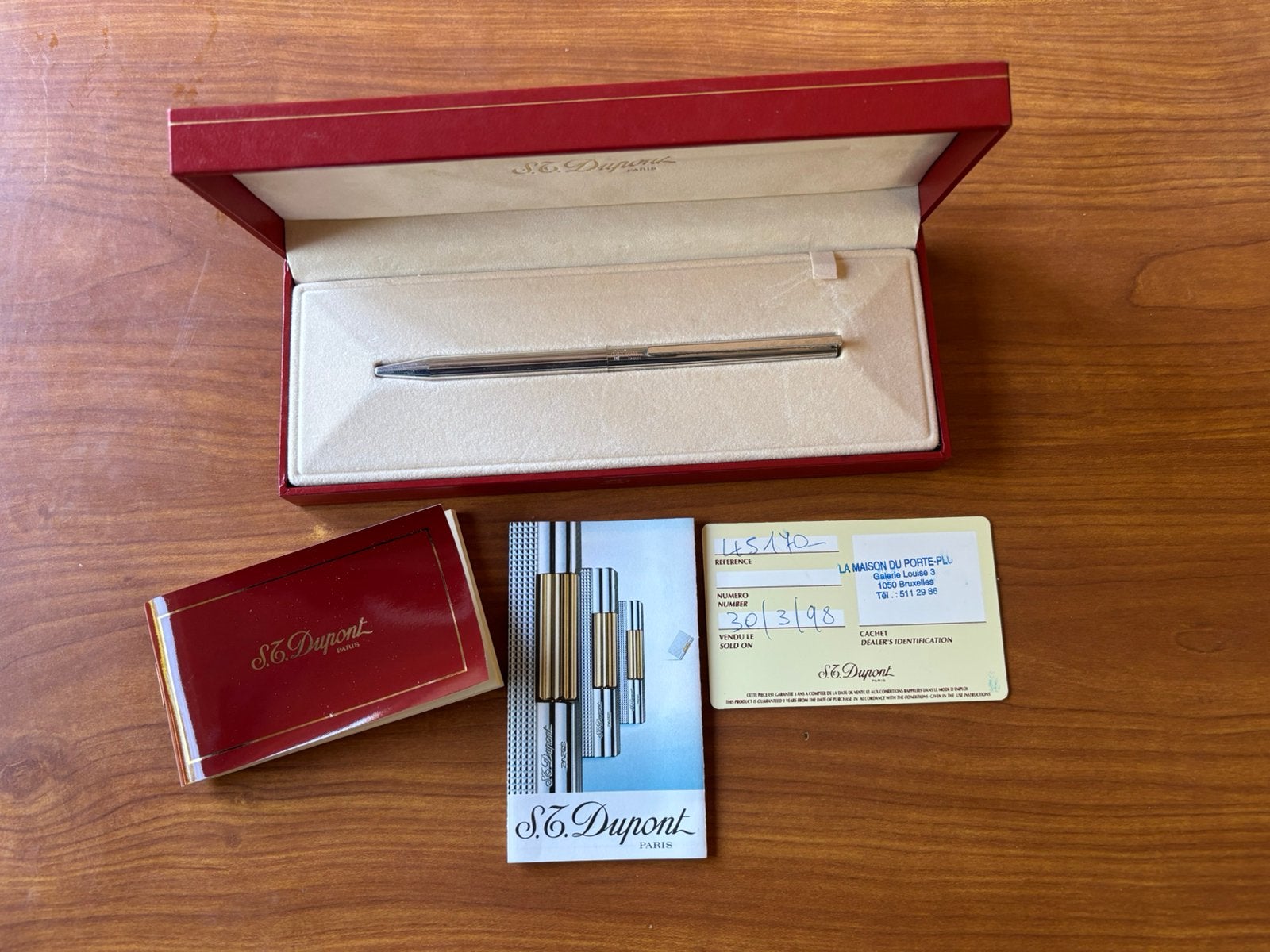 Stylo à bille argenté S.T. Dupont, Collections, Enlèvement ou Envoi, Comme neuf, Stylo à bille
