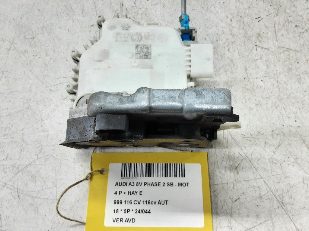 SERRURE DE PORTE AVANT DROITE Audi A3 Sportback (8VA / 8VF), Auto-Union-Straße  1,
85057  Ingolstadt, DE, Info@audi.de, Audi, Utilisé
