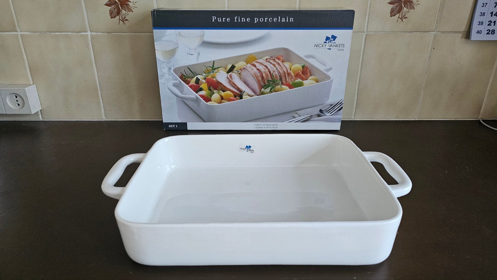 Grand plat à four en porcelaine 15€, Maison & Meubles, Enlèvement