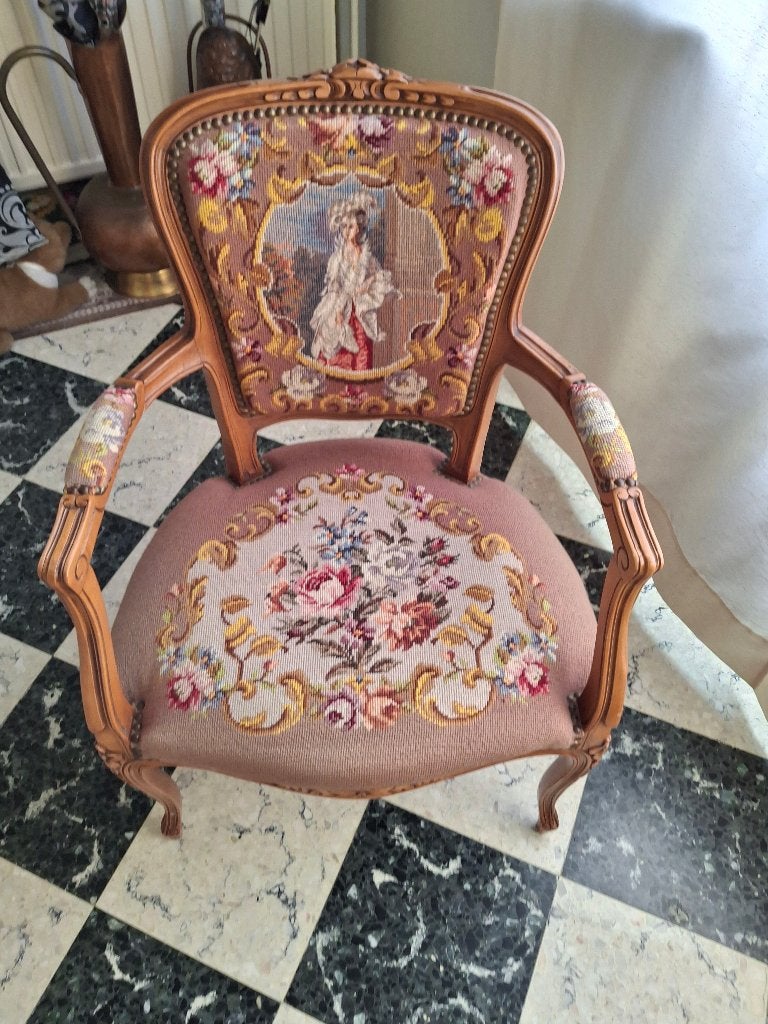 Antieke geborduurde stoel, Antiek en Kunst, Ophalen