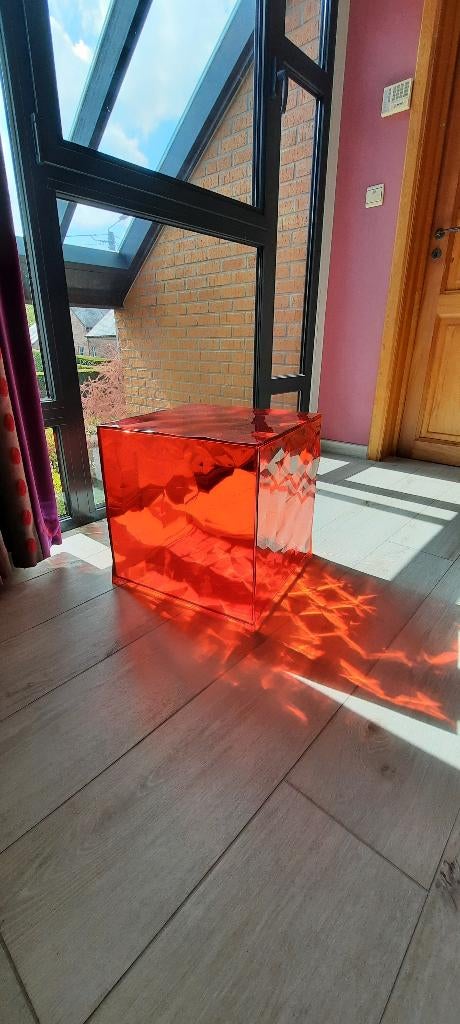 Cubes acrylique rouges de marque KARTELL (lot de 2), Enlèvement