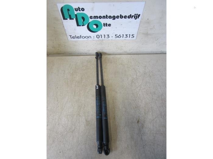 Set Gasdempers Achterklep van een Alfa Romeo GT, Gebruikt, -, -, Ophalen of Verzenden
