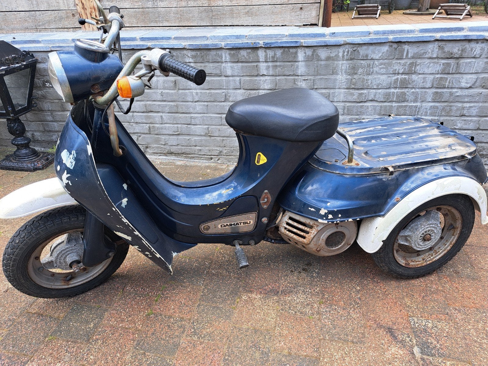 Bijna unieke Daihatsu Hello Trick 50cc , start en rijd ,, Fietsen en Brommers, Ophalen