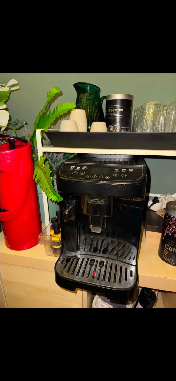 Delonghi magnifica evo next met melkkannetje + snavel, Elektronische apparatuur, Ophalen, Zo goed als nieuw