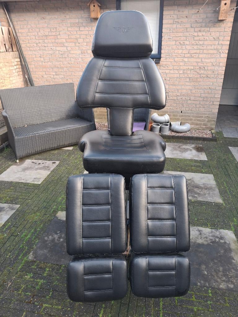 Tattoo stoel behandelstoel massage NIEUWSTAAT, Ophalen, Zo goed als nieuw