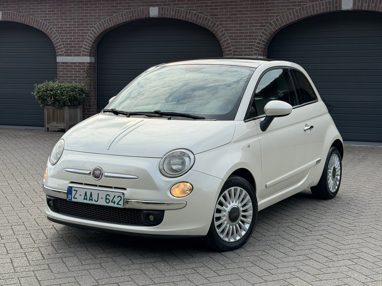 FIAT 500 1.3Cc Diesel euro 5 167.000km 2010 parelmoer wit, Auto's, Euro 5, Wit, Leder, Bedrijf