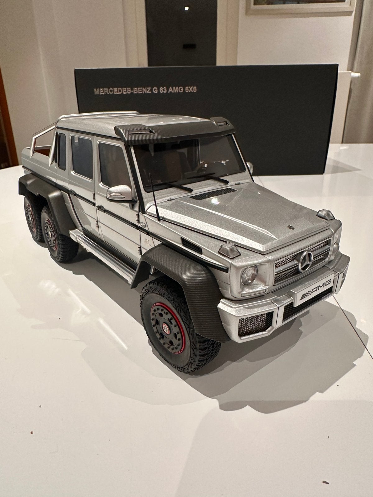 MERCEDES -BENZ G63 AMG 6x6 1/18 AUTOART, Hobby en Vrije tijd, Modelauto's | 1:18, Ophalen of Verzenden, Nieuw, Auto, Autoart