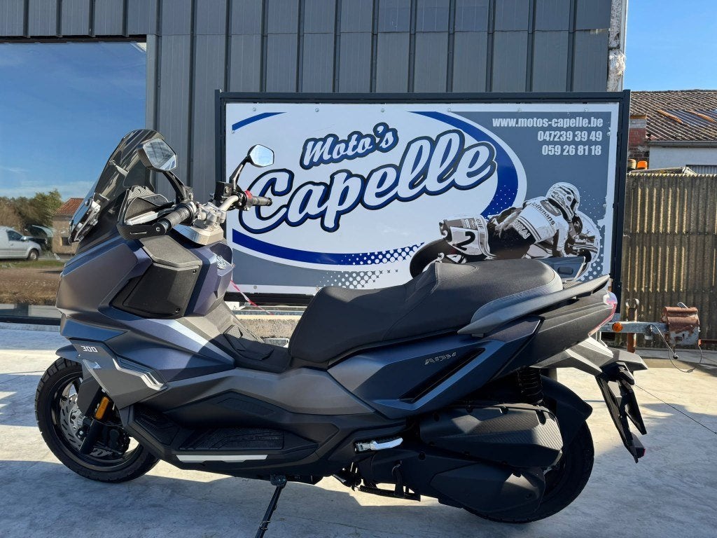 Sym	ADX 300 (TE30), 300 cc, Bedrijf, 12 t/m 35 kW, Sym